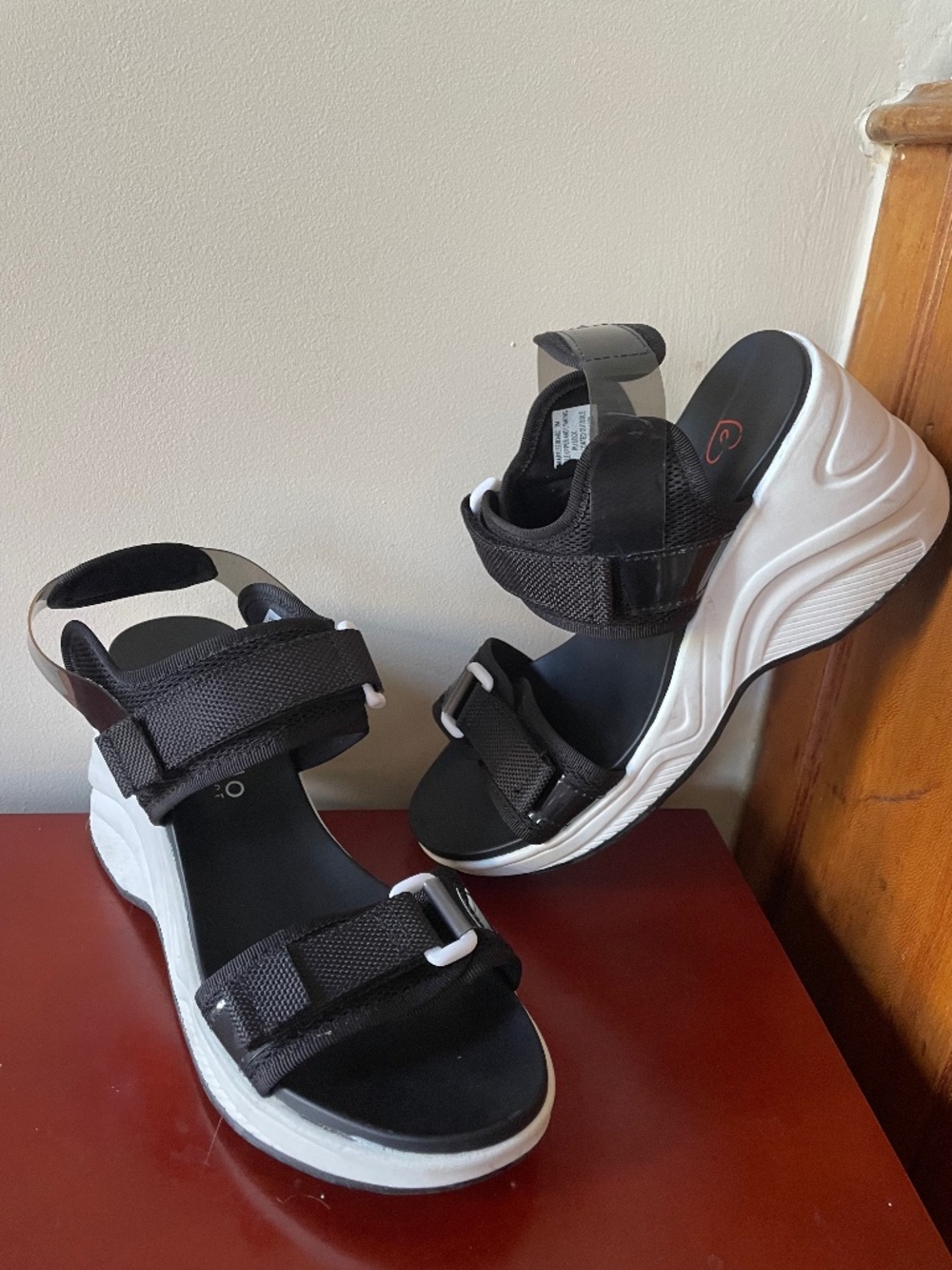 Blondo B3482 Women's Sz 7 Black Fabric Marylee Waterproof Wedge Sandals